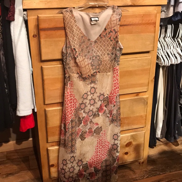 Dress - Picture 2 of 2